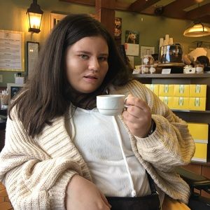 Meet your Posher, Chloe